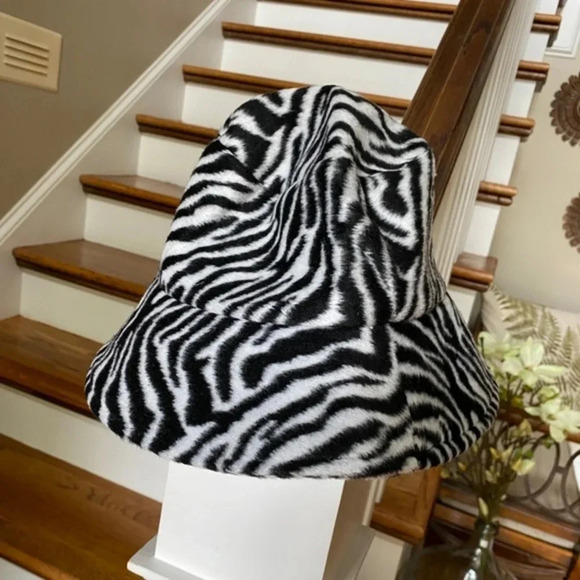 NWT Anthropologie Faux Fur Zebra Bucket Hat main image 8